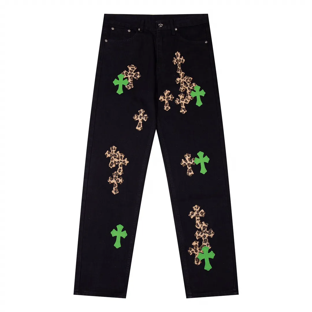 P250 model number: H429 Chrome Hearts CH Chrome Hearts heavy industry damaged ripped high street jeans exude uninhibited personality and unique charm. Every wear and tear is carefully designed to present a unique artistic feel. Made of imported denim fabric, which has undergone heavy industrial washing and destruction treatment, the trousers show a super cool effect on the upper body, allowing you to dominate the fashion stage.  This is more than just a pair of jeans, it is an expression of attitude. With its unique design concept and ultimate pursuit of details, Croxin breaks traditional boundaries and defines the jeans trend in the new era. The trousers are made of double-layer woven fabric and matched with customized hardware, showing an incomparably beautiful and unique style, making every wearer the focus of fashion. Imported denim fabric, super heavy-duty washed and damaged, the upper body is super cool! Customized hardware, incomparably good-looking model. The production process is difficult. It has a high-street feel. Color: blue Size: S M L XL XXL